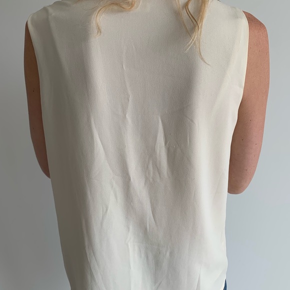 French v neck with beaded shoulders - Picture 3 of 3
